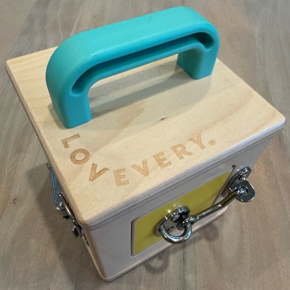 Lovevery - 19-21 MO - Lockbox from the Realist play kit